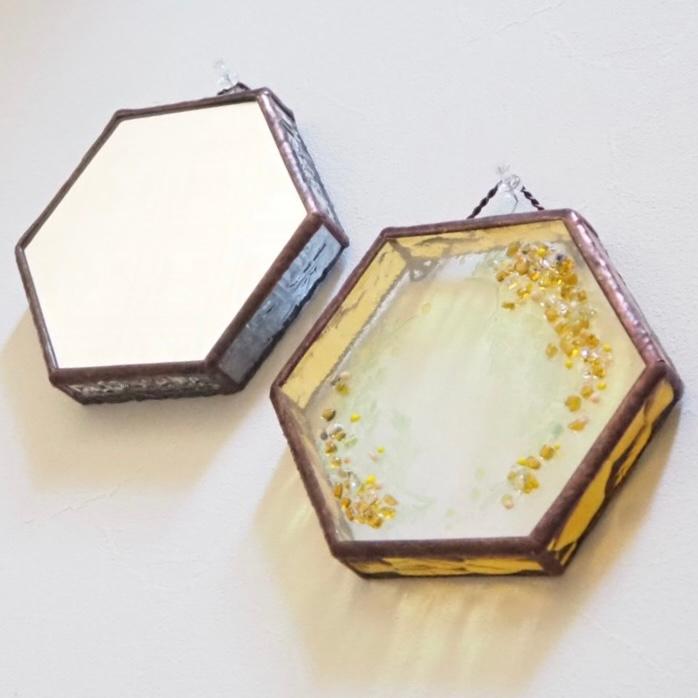 ステンドグラスの春の光を映すミモザの６角形の壁掛け | 9枚目