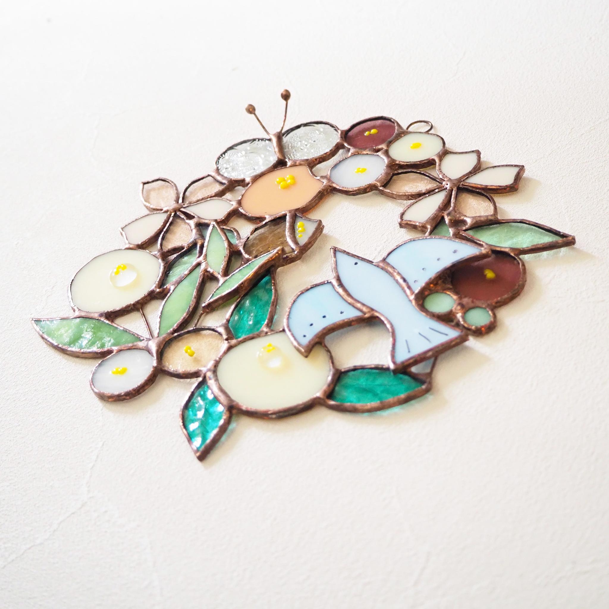 お花いっぱいステンドグラスのさくら色リース | 7枚目