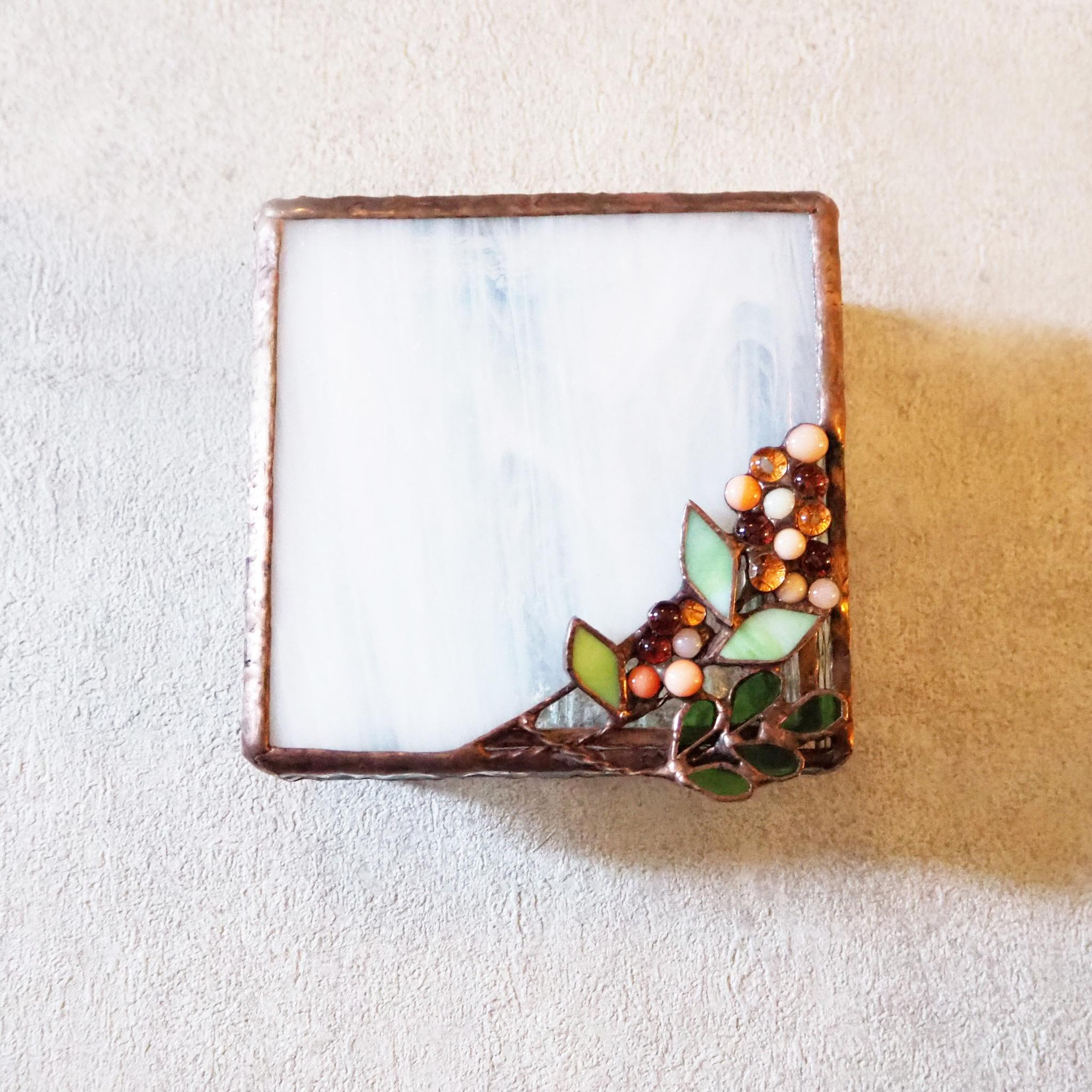 さくら色の光をーステンドグラスのアンティークな小物入れ | 5枚目