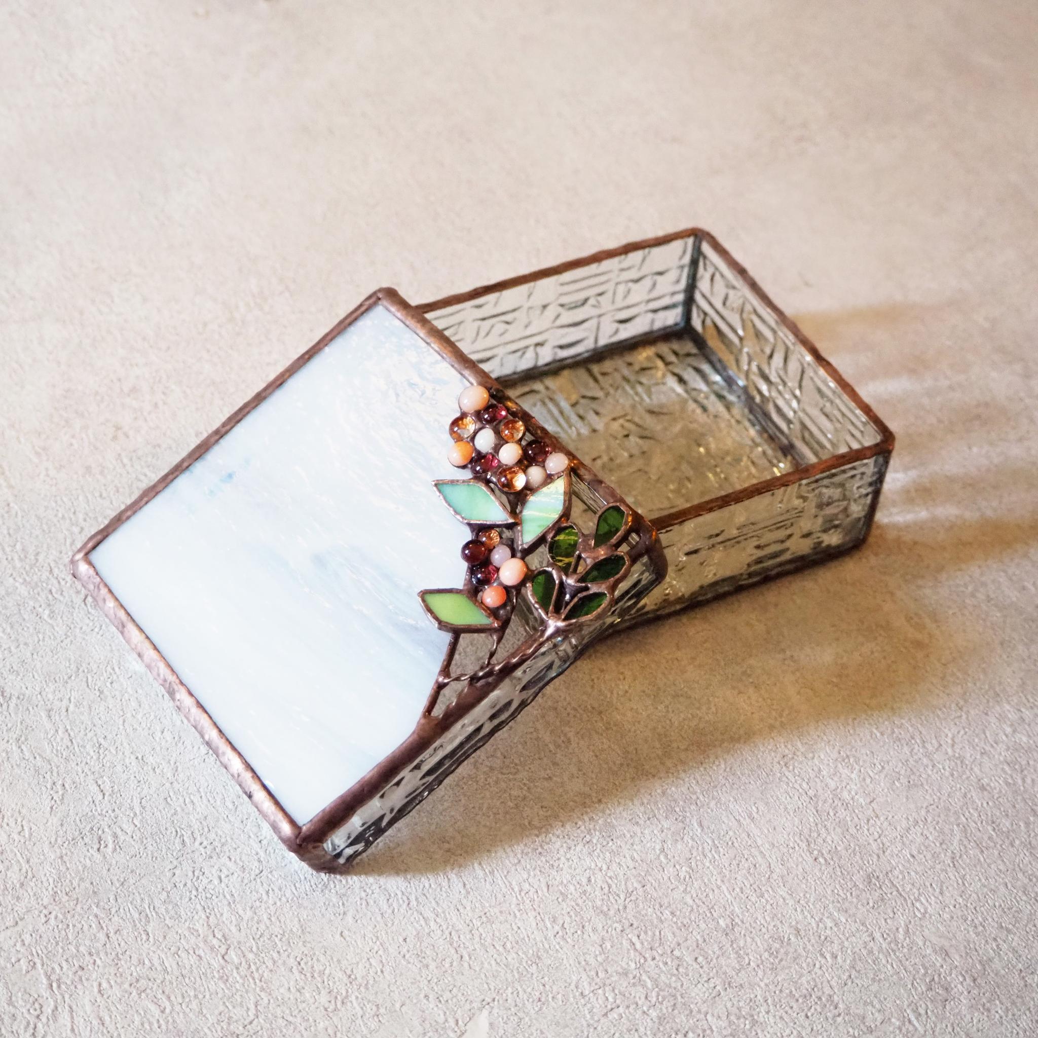 さくら色の光をーステンドグラスのアンティークな小物入れ | 7枚目