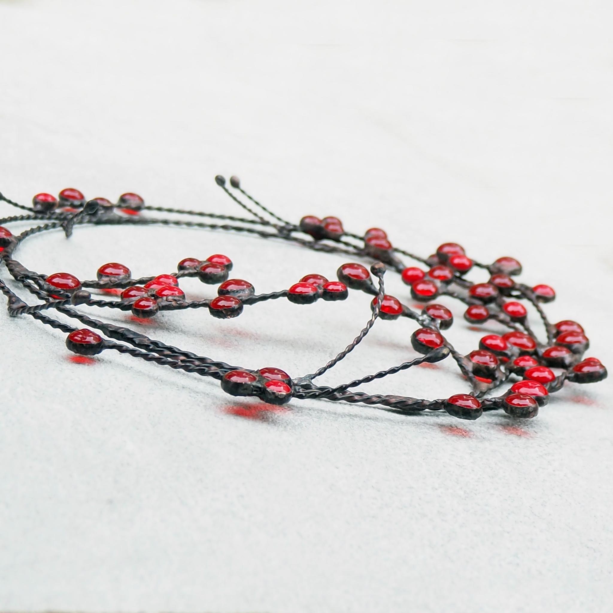 季節を彩る赤い実のステンドグラスリース | 4枚目