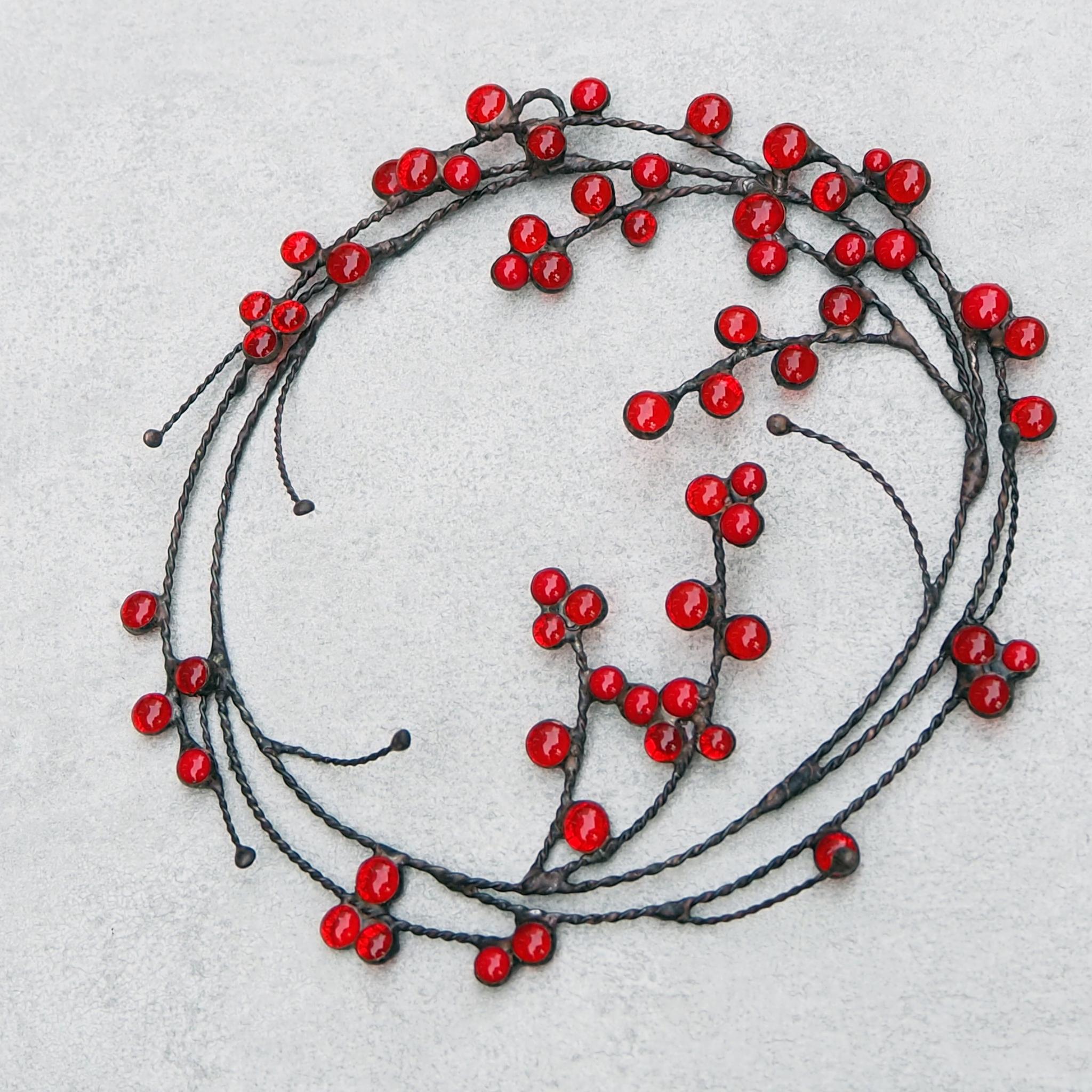 季節を彩る赤い実のステンドグラスリース | 5枚目