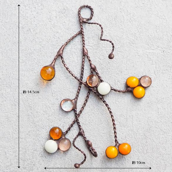 自由自在に楽しむステンドグラスの春色スワッグ | 13枚目